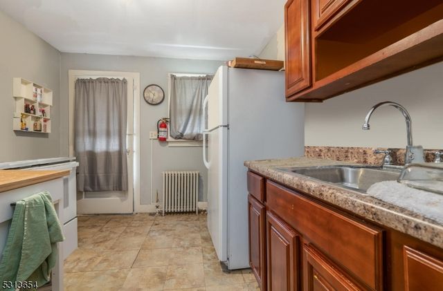 66 Carpenter St 2, Milford Boro, NJ 08848
