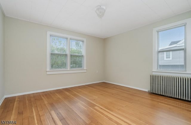 66 Carpenter St 2, Milford Boro, NJ 08848