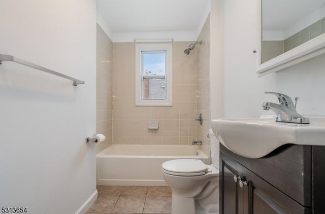 66 Carpenter St 2, Milford Boro, NJ 08848