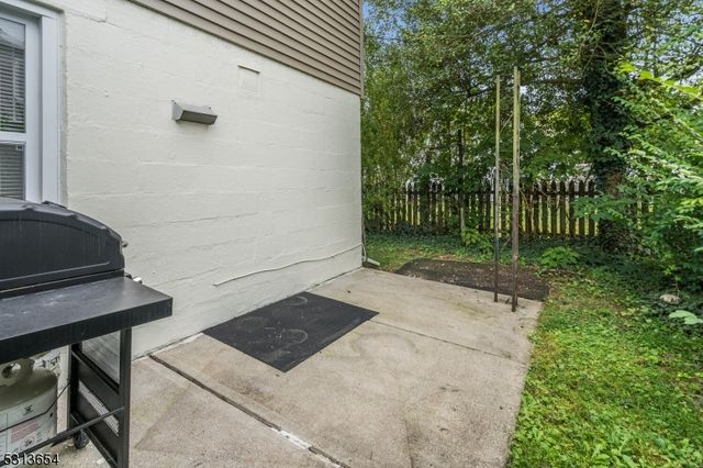 66 Carpenter St 2, Milford Boro, NJ 08848