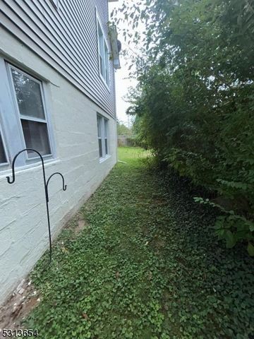 66 Carpenter St 2, Milford Boro, NJ 08848