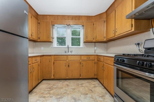 66 Carpenter St 2, Milford Boro, NJ 08848