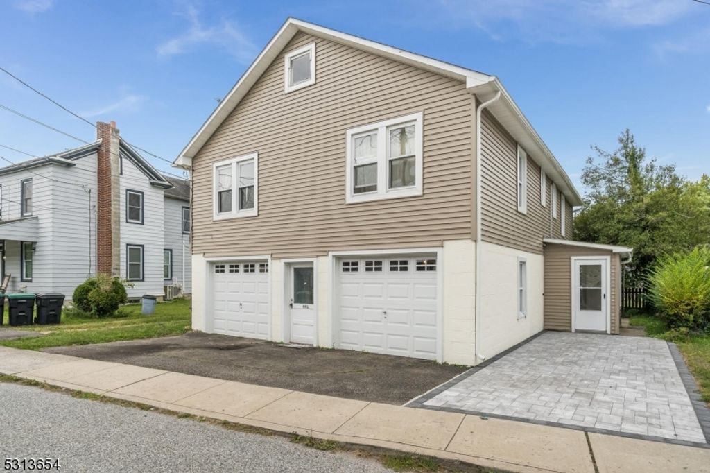 66 Carpenter St 2, Milford Boro, NJ 08848