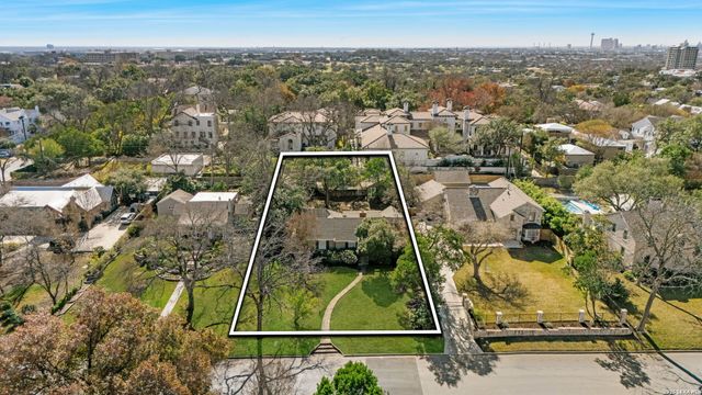 316 Elizabeth Rd, Terrell Hills, TX 78209