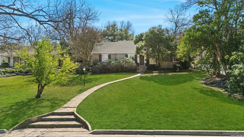 316 Elizabeth Rd, Terrell Hills, TX 78209