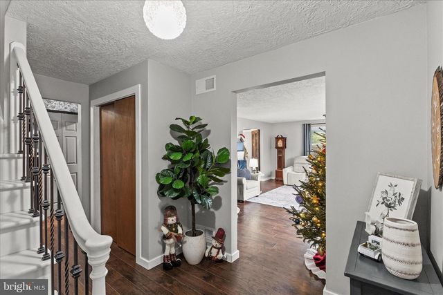 193 DEW DROP RD, York, PA 17402