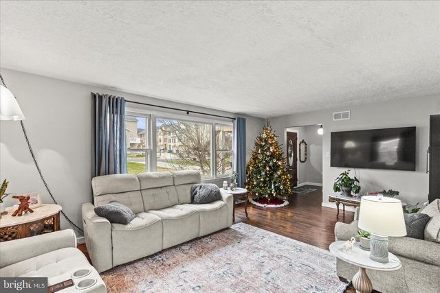 193 DEW DROP RD, York, PA 17402