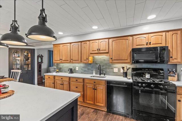 193 DEW DROP RD, York, PA 17402