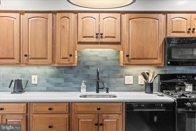 193 DEW DROP RD, York, PA 17402