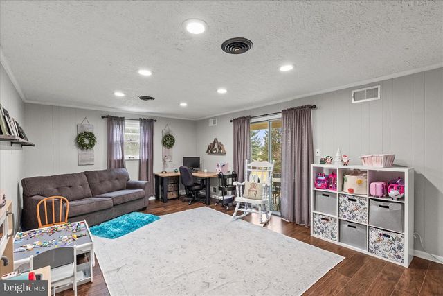 193 DEW DROP RD, York, PA 17402