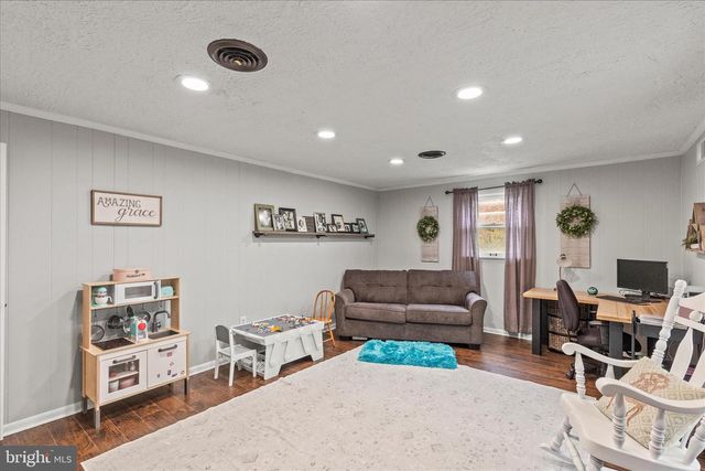 193 DEW DROP RD, York, PA 17402