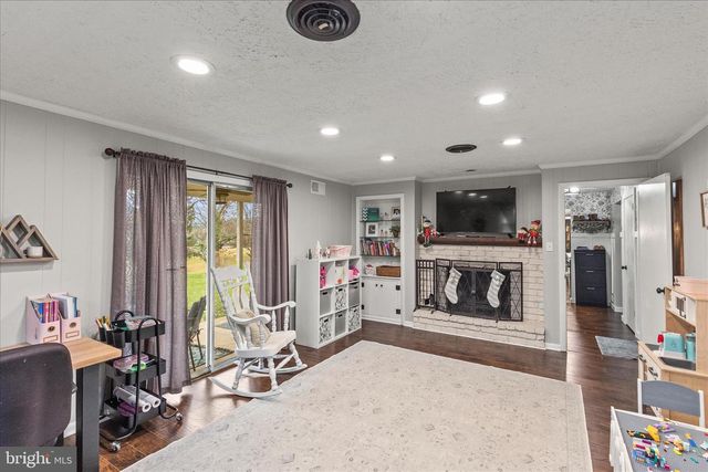 193 DEW DROP RD, York, PA 17402