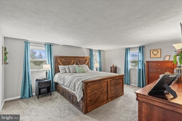 193 DEW DROP RD, York, PA 17402