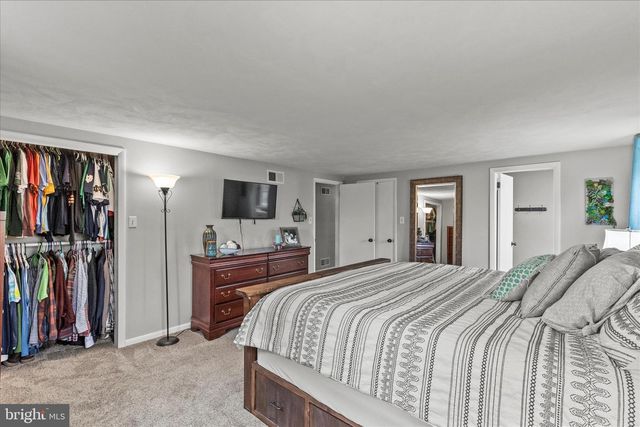 193 DEW DROP RD, York, PA 17402