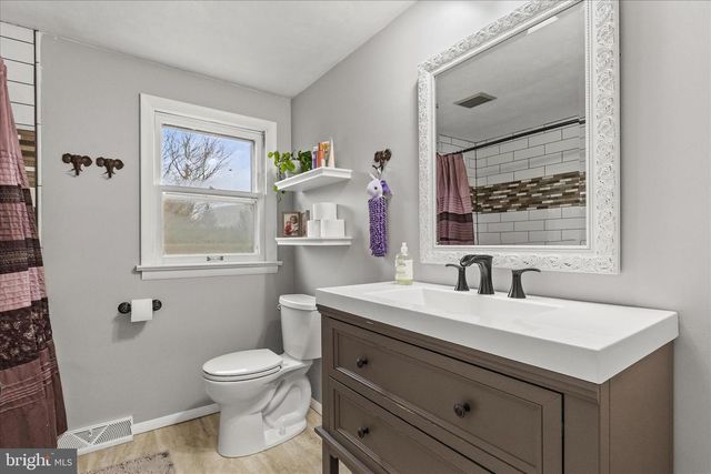 193 DEW DROP RD, York, PA 17402