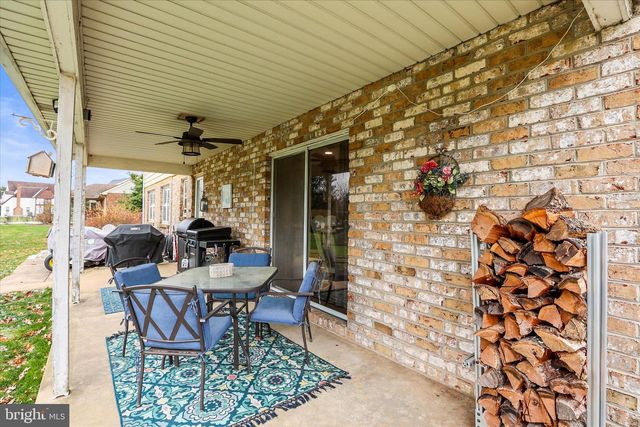 193 DEW DROP RD, York, PA 17402