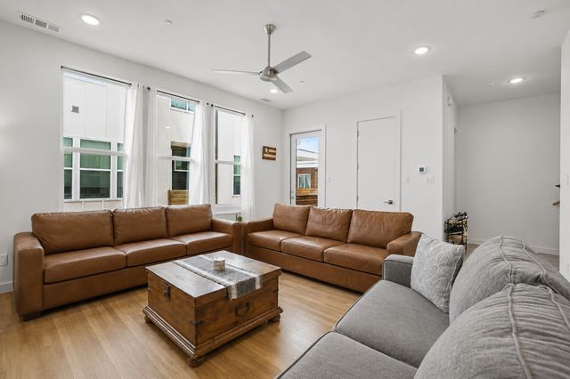 1510 N Washington Avenue 203, Dallas, TX 75204