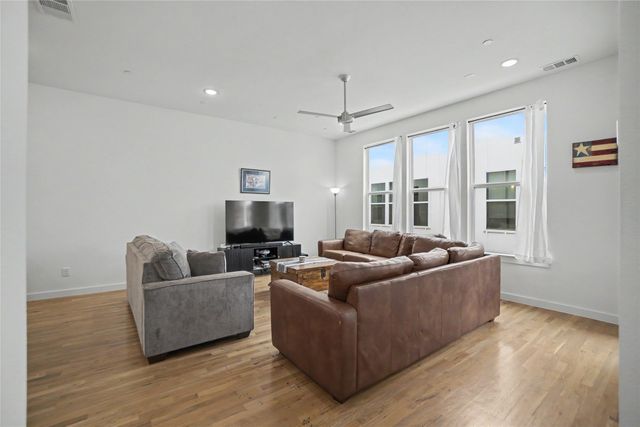 1510 N Washington Avenue 203, Dallas, TX 75204