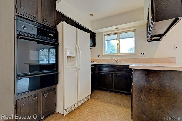 23620 Brandywynne Street, Southfield, MI 48033