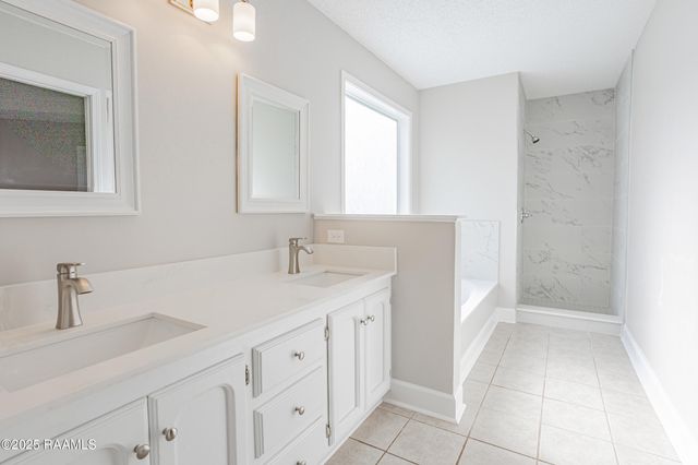 135 Pleasant View Drive, Lafayette, LA 70503