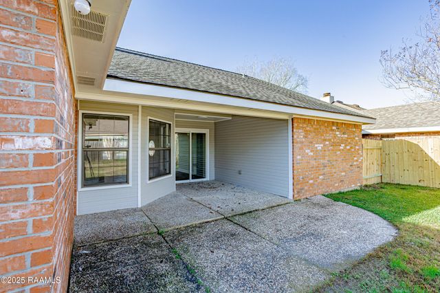 135 Pleasant View Drive, Lafayette, LA 70503