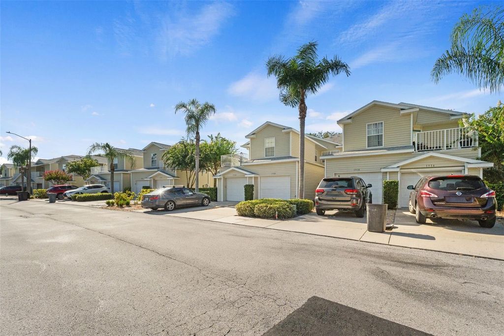 1920 HAMMOCKS AVENUE 1002, Lutz, FL 33549