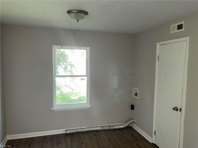 857 28 ST, Newport News, VA 23607