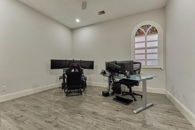 26 Spring Basket Trail, The Woodlands, TX 77389