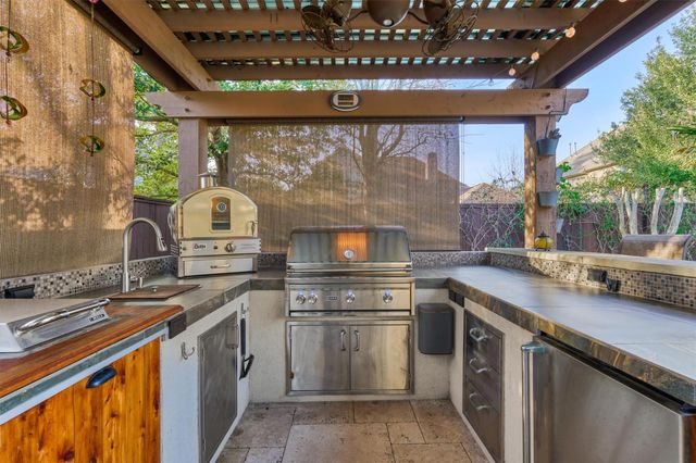 26 Spring Basket Trail, The Woodlands, TX 77389