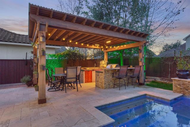 26 Spring Basket Trail, The Woodlands, TX 77389