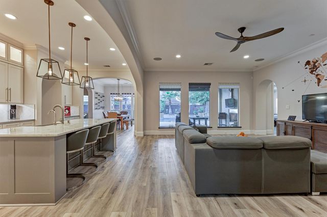 26 Spring Basket Trail, The Woodlands, TX 77389