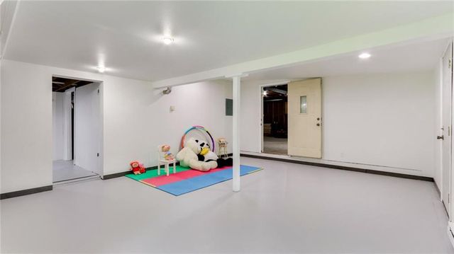 1435 Mckinley Road, Eau Claire, WI 54703