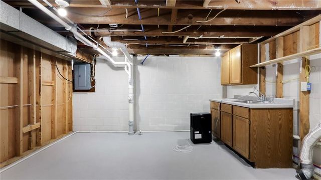 1435 Mckinley Road, Eau Claire, WI 54703