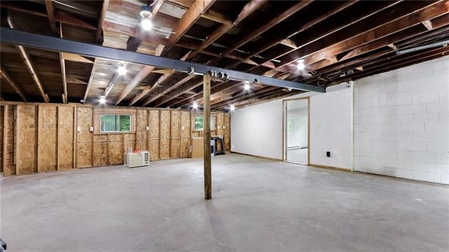 1435 Mckinley Road, Eau Claire, WI 54703