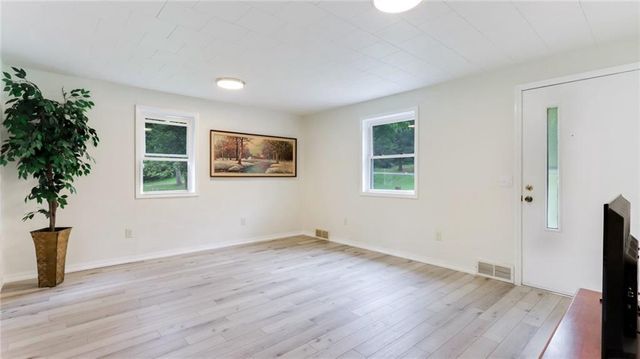 1435 Mckinley Road, Eau Claire, WI 54703