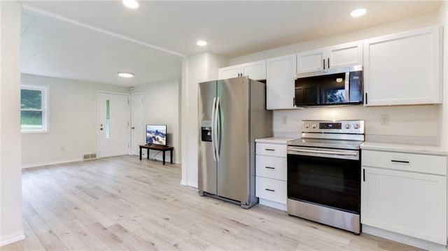 1435 Mckinley Road, Eau Claire, WI 54703