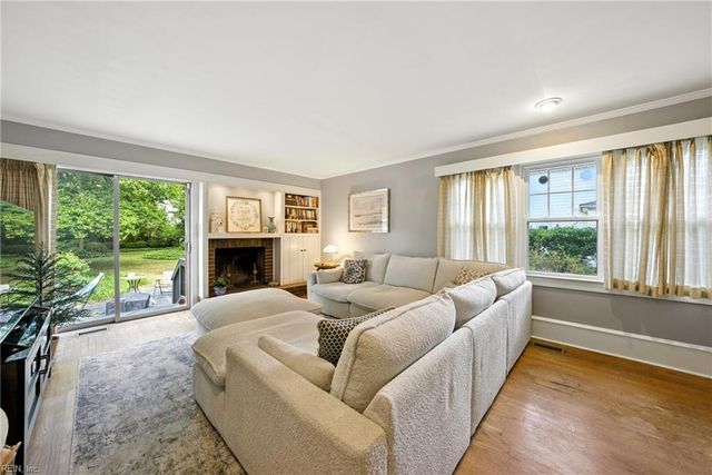 52 Alleghany Rd, Hampton, VA 23661