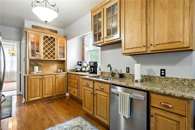52 Alleghany Rd, Hampton, VA 23661