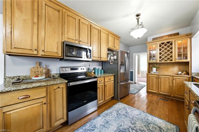 52 Alleghany Rd, Hampton, VA 23661