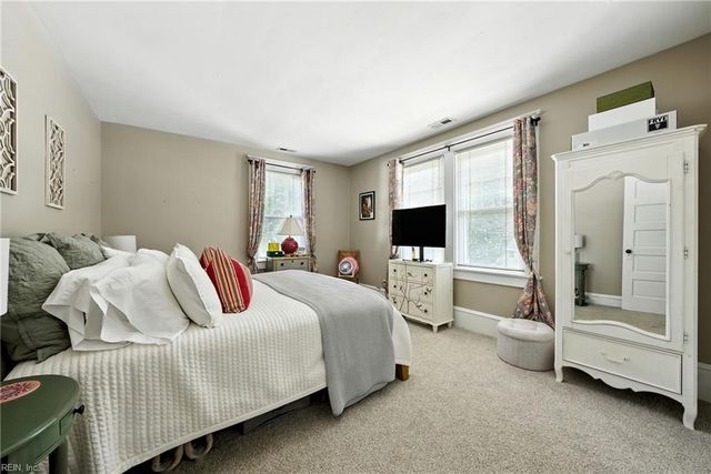 52 Alleghany Rd, Hampton, VA 23661