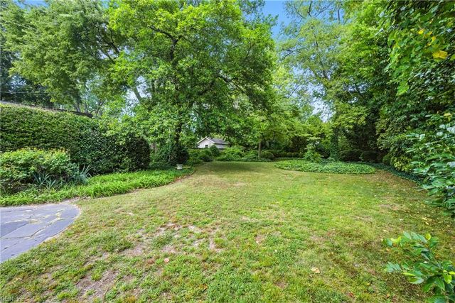 52 Alleghany Rd, Hampton, VA 23661