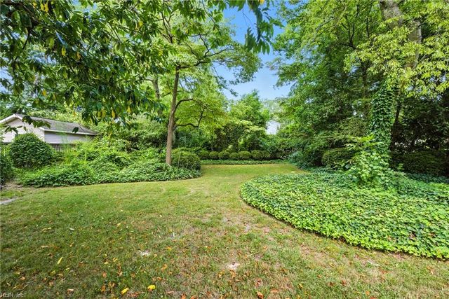 52 Alleghany Rd, Hampton, VA 23661