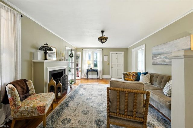 52 Alleghany Rd, Hampton, VA 23661