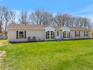 1820 Indian Trail, Warsaw, IN 46580