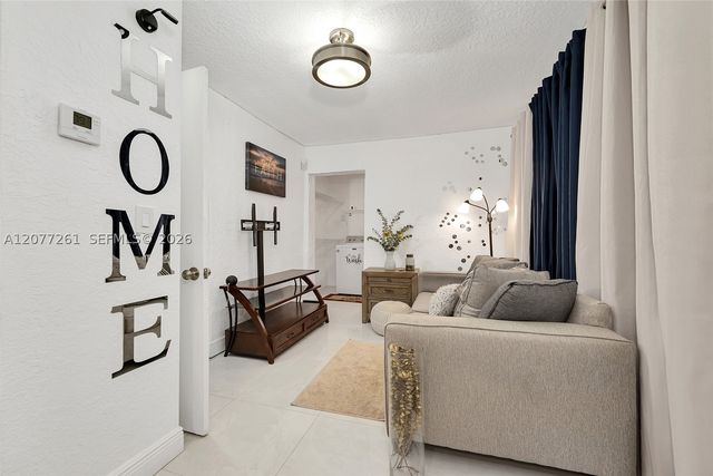 2420 NW 22nd Rd, Fort Lauderdale, FL 33311