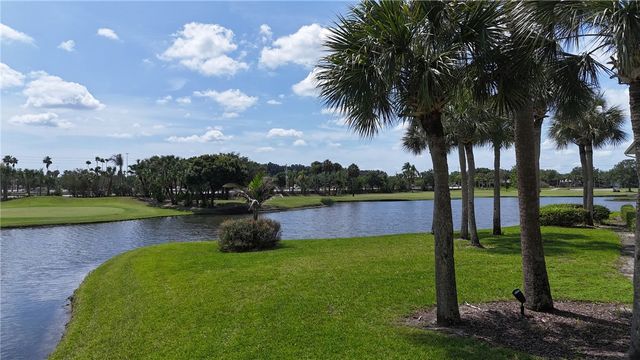 38 Plantation Drive 101, Vero Beach, FL 32966