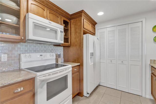 38 Plantation Drive 101, Vero Beach, FL 32966