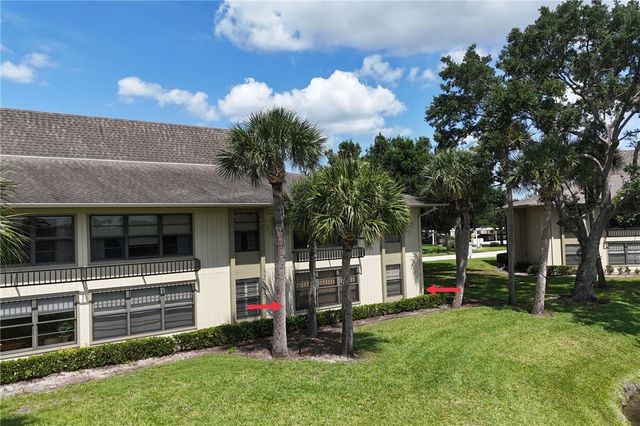 38 Plantation Drive 101, Vero Beach, FL 32966