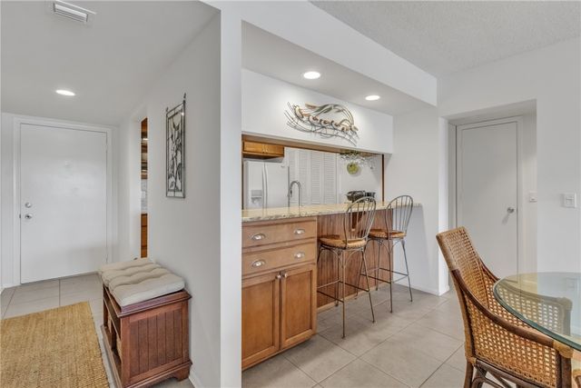 38 Plantation Drive 101, Vero Beach, FL 32966