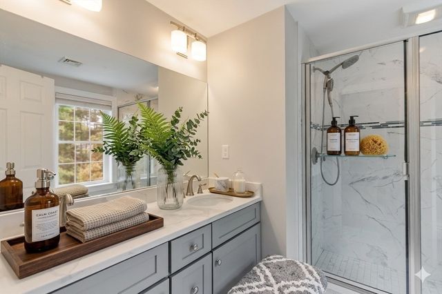 37 Jefferson Dr 37, Lexington, MA 02420
